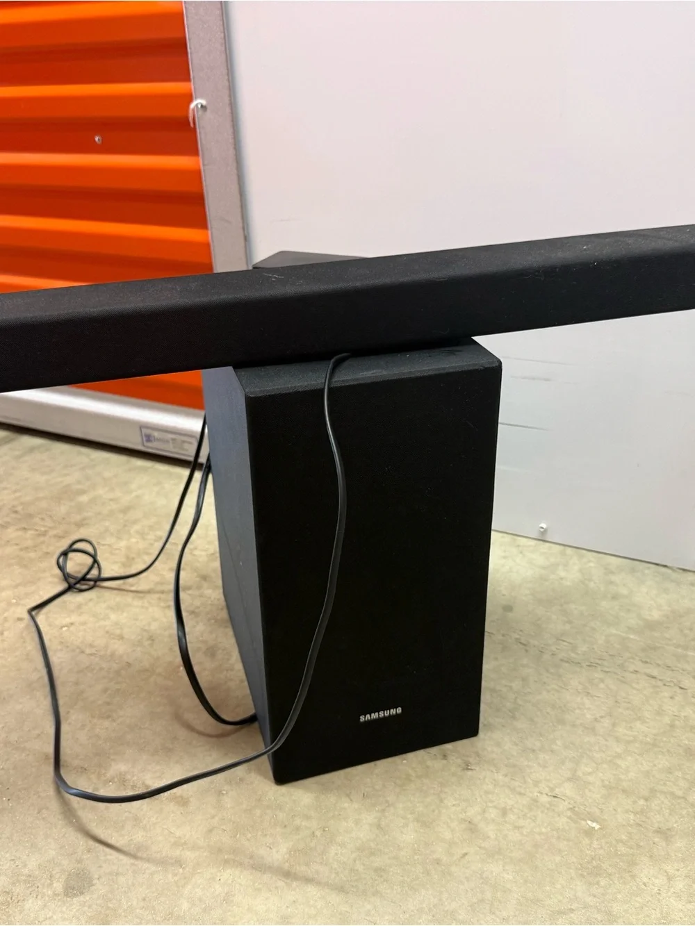 Samsung Black Soundbar with Subwoofer